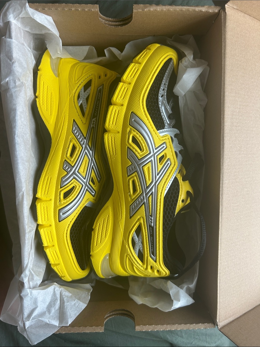 Asics Unisex Yellow and Silver Athletic Sneakers-Women’s 7 or Men’s 5.5
